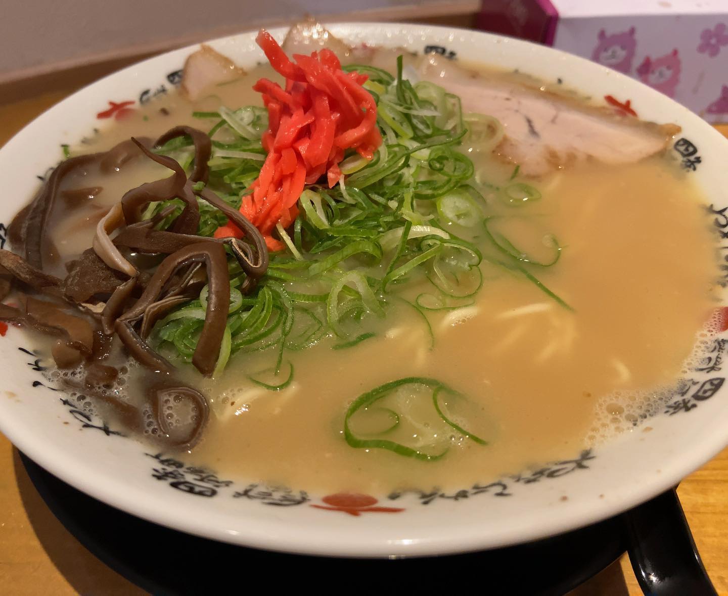 やまさんらーめん 四条河原町店「豚骨ラーメン」の投稿写真