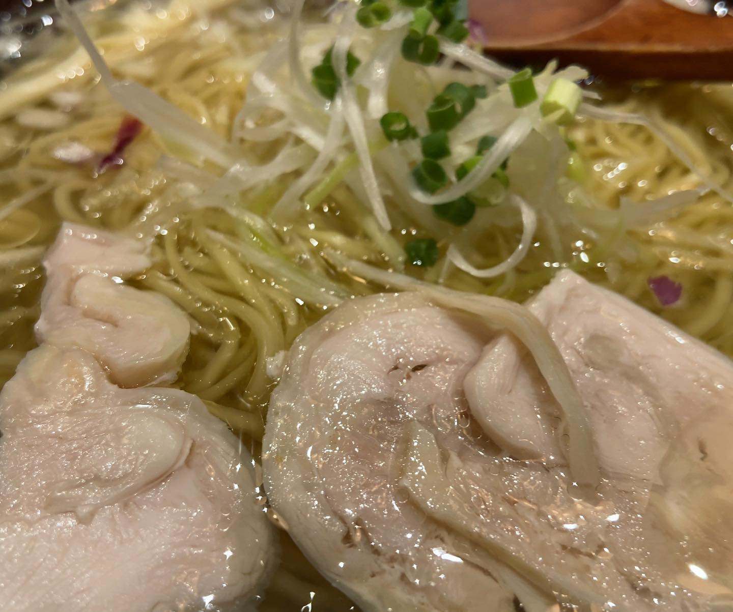 名古屋らーめん なご家「特製名古屋コーチン塩らーめん」の投稿写真 2