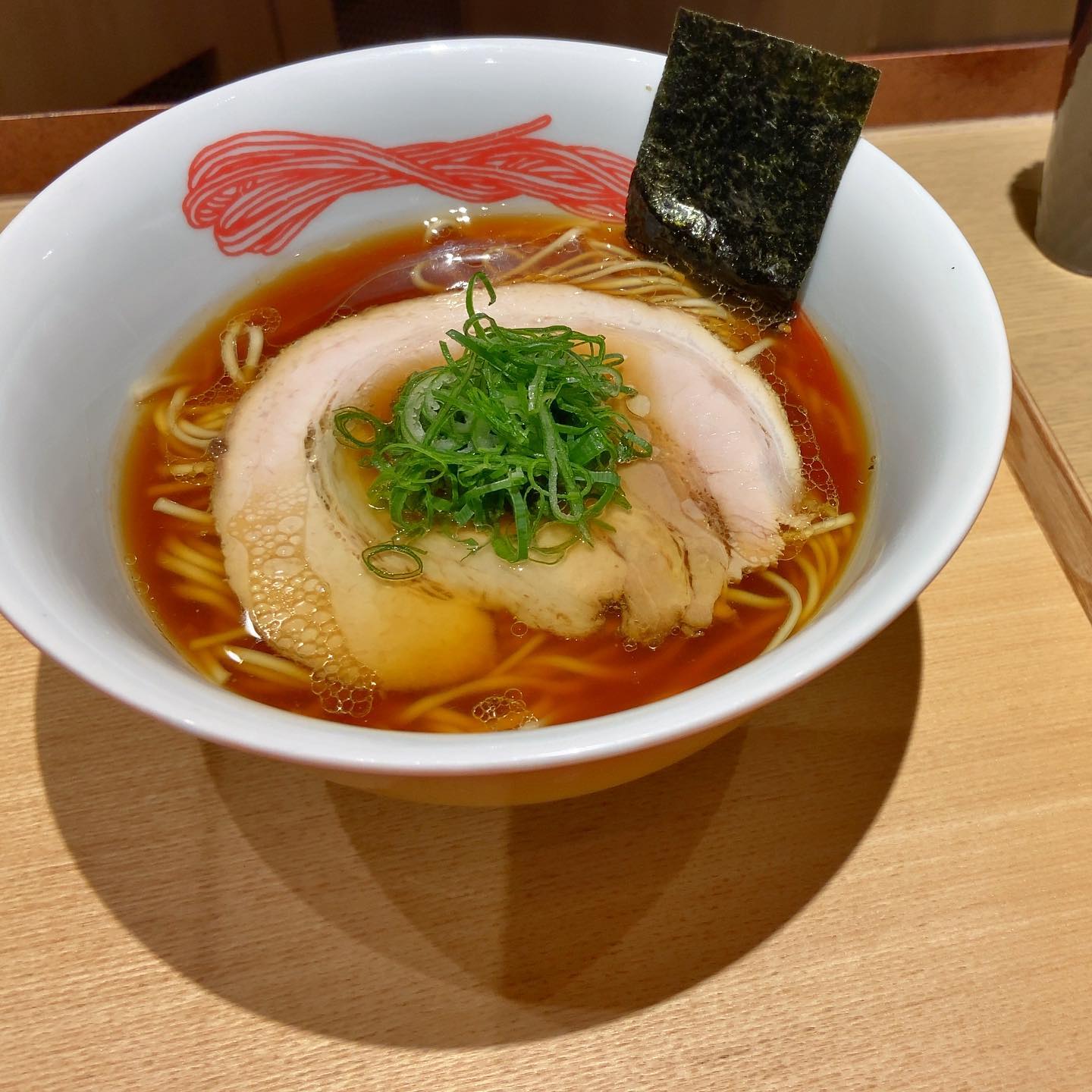 ニッポンラーメン凛トウキョウ「醤油らぁ麺」の投稿写真 3
