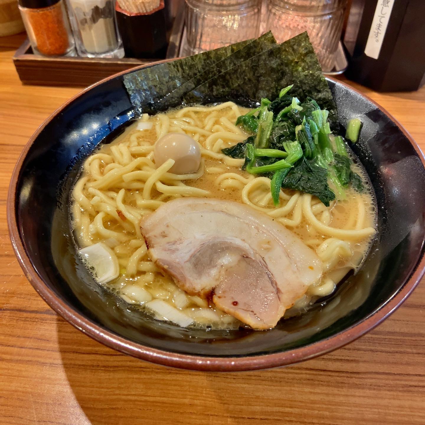 横浜家系ラーメン 壱角家溜池山王店「ラーメン醤油」の投稿写真