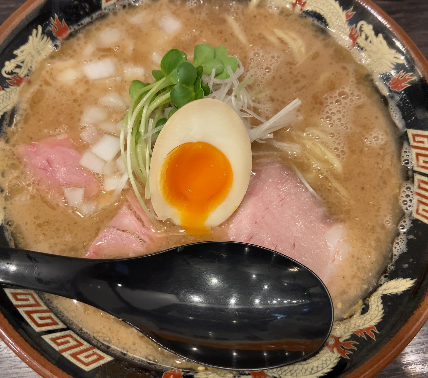 魚と豚と黒三兵 御徒町ラーメン横丁店「魚介豚骨」の投稿写真 2