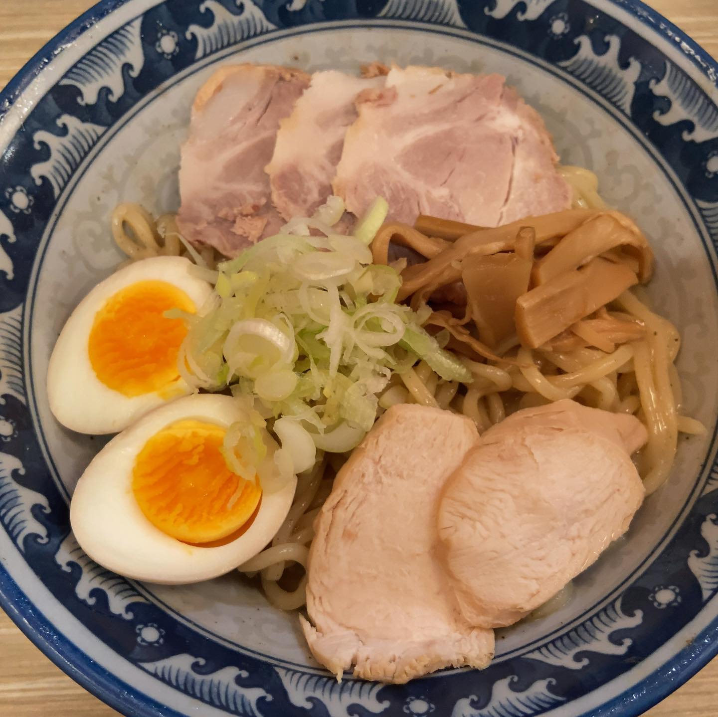 秋葉原つけ麺油そば楽「魚介 油そば」の投稿写真 2