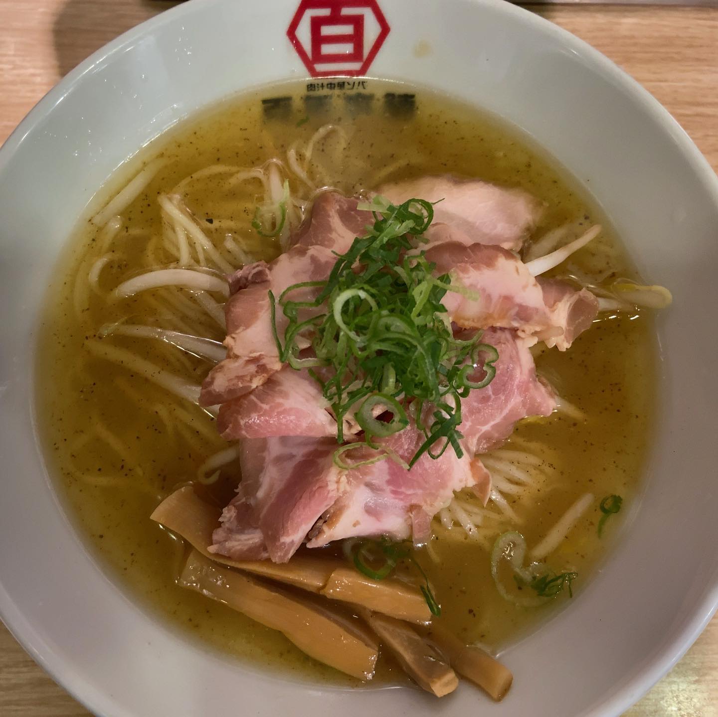 百年本舗 秋葉原総本店「肉汁中華ソバ 塩」の投稿写真 2