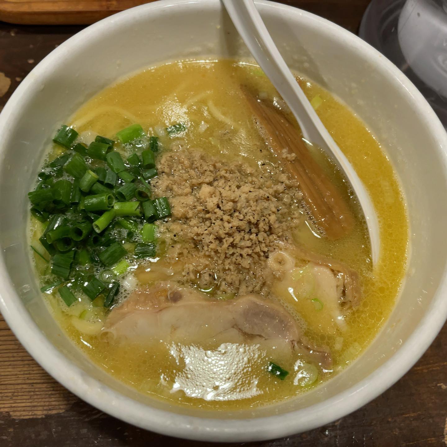 鶏の穴「白鶏らーめん」の投稿写真 2