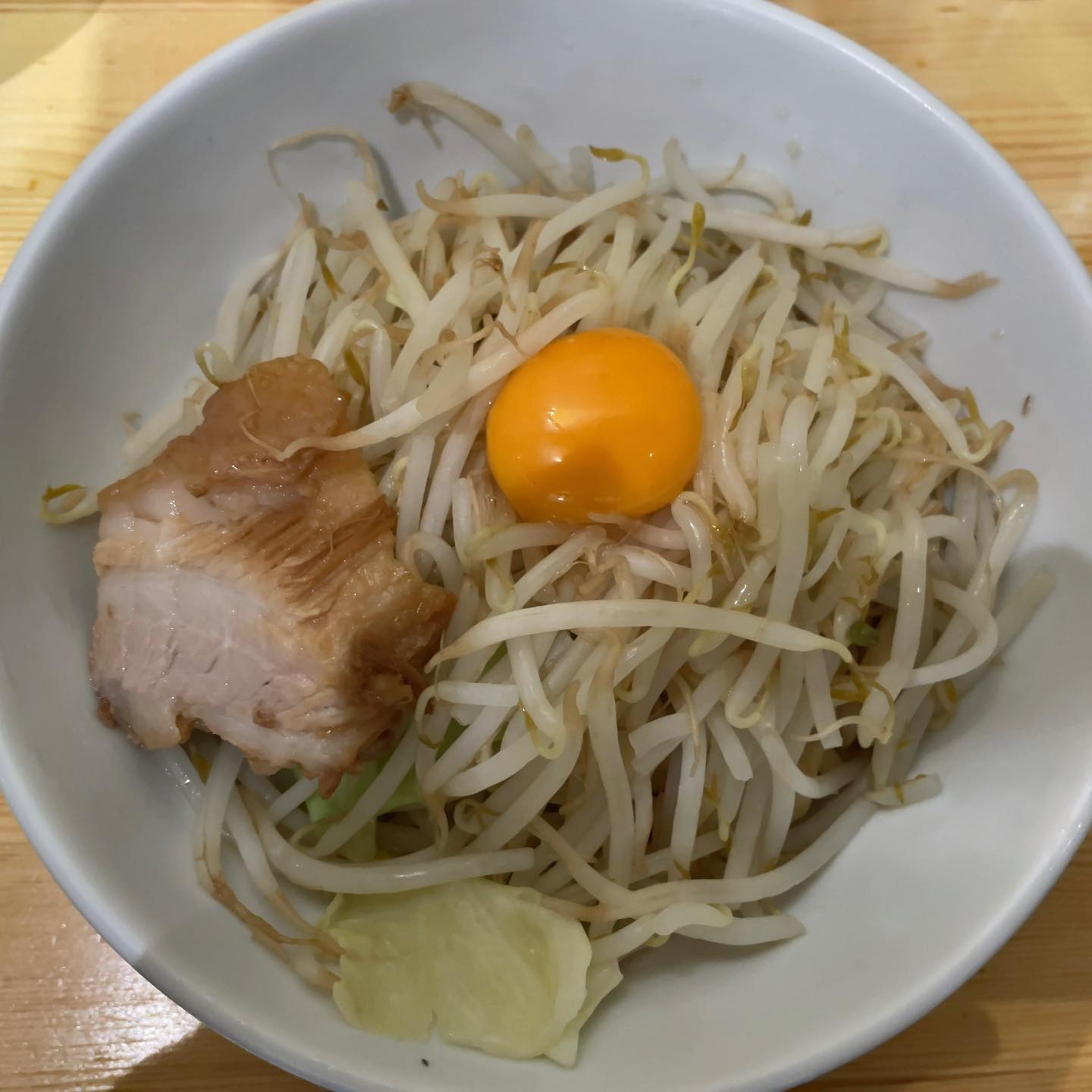 麺処MAZERU「塩 ヤサイアブラチーズ」の投稿写真