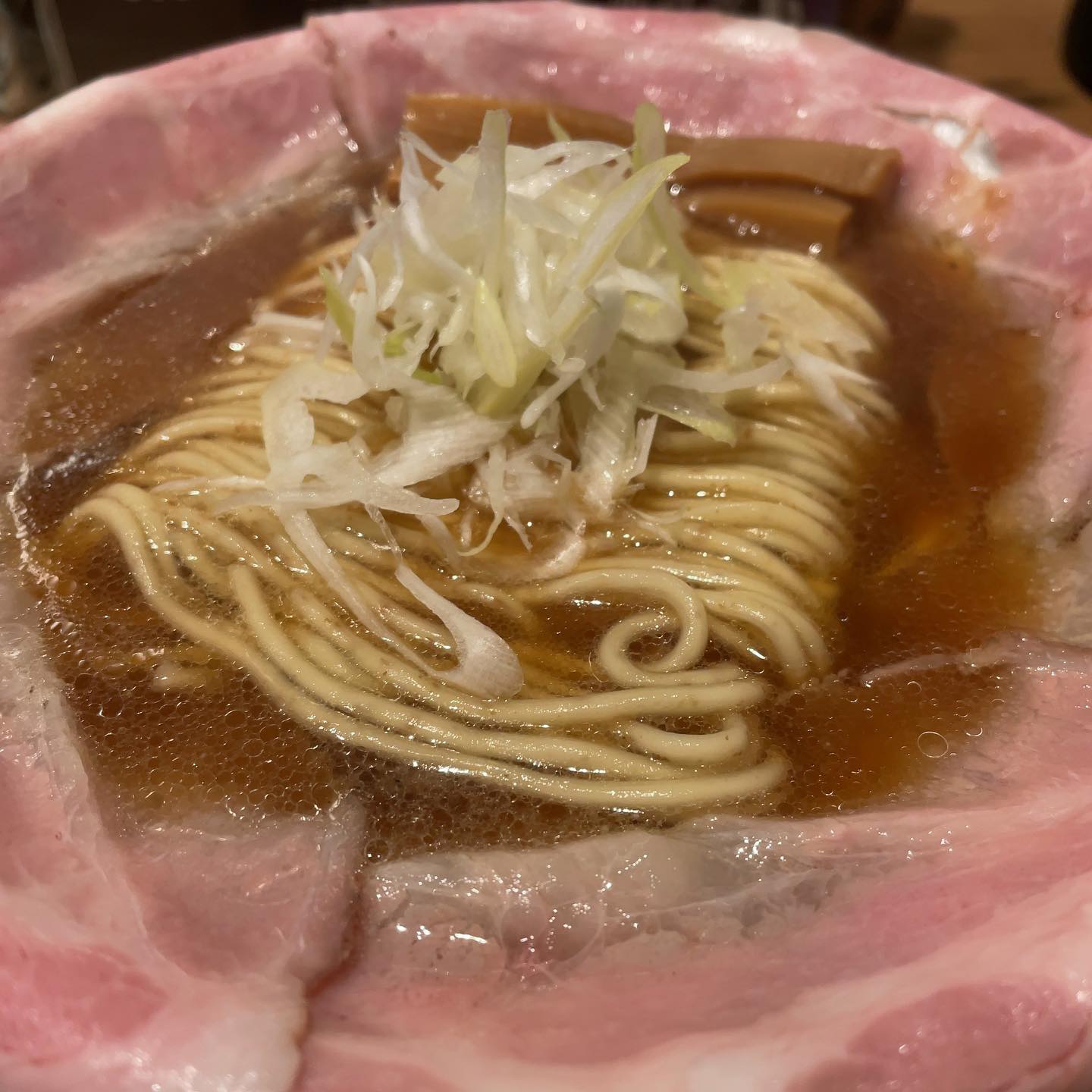 ラーメン大戦争 神田店「魚介醤油」の投稿写真 2