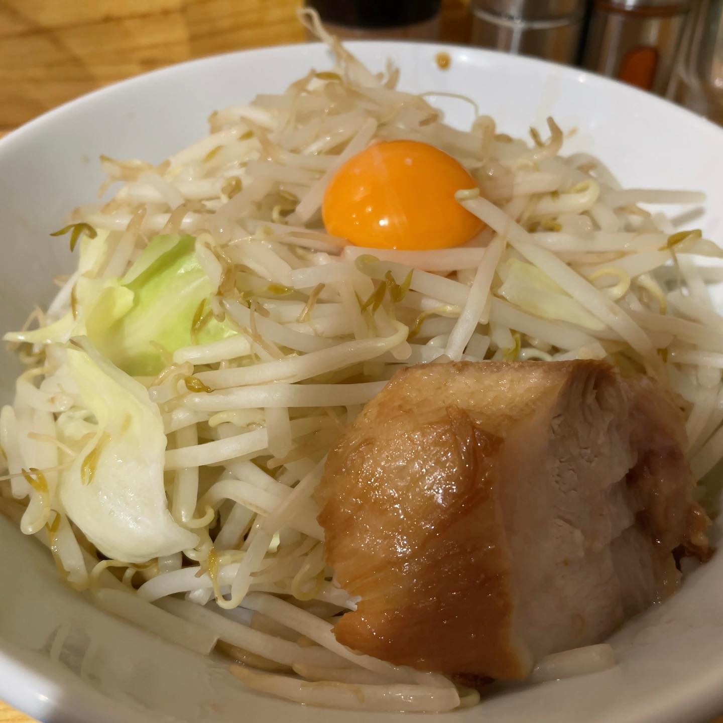 麺処MAZERU「醤油 ヤサイアブラチーズ」の投稿写真 2