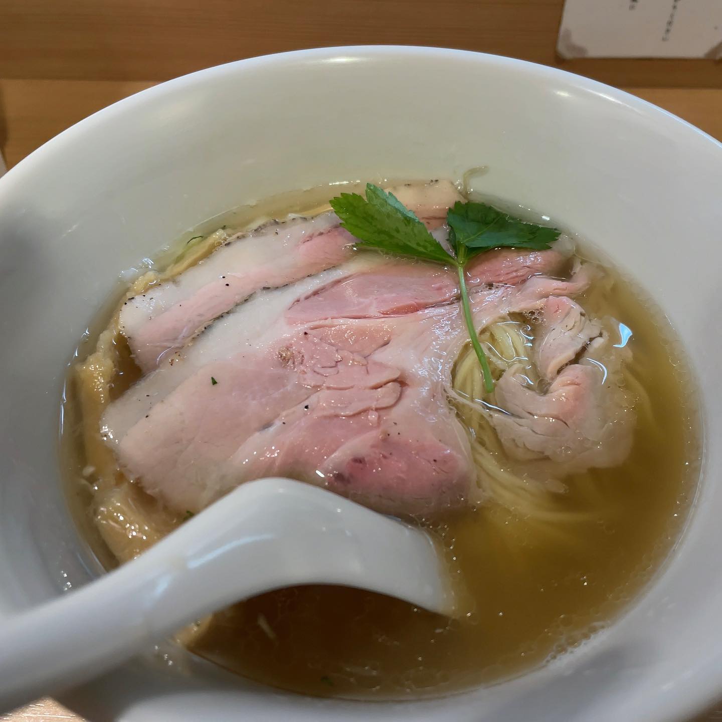 らぁ麺 はやし田 新宿本店「トビウオの塩らーめん」の投稿写真 2