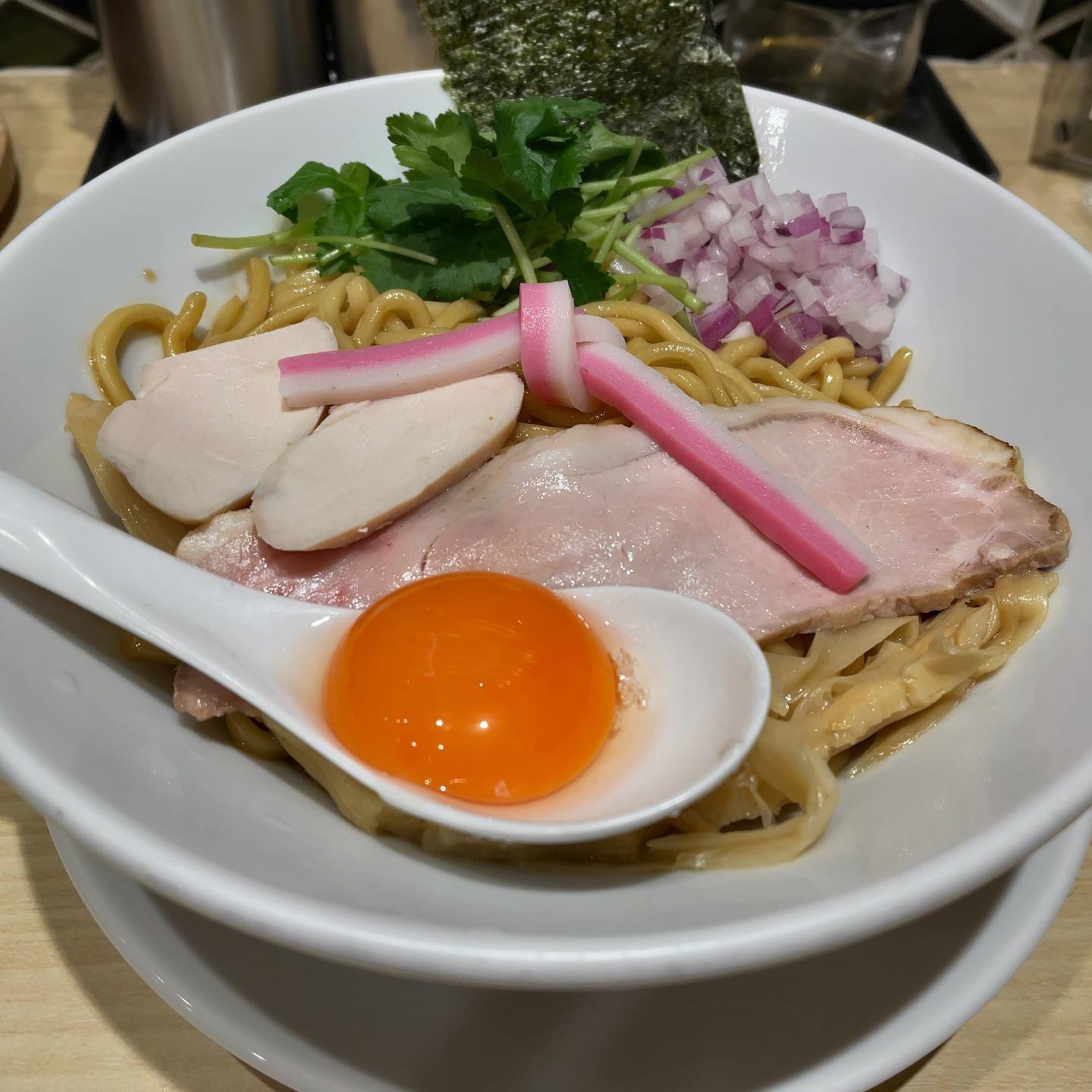 麦とオリーブ 日本橋店「濃厚日本一卵のまぜSOBA」の投稿写真 2