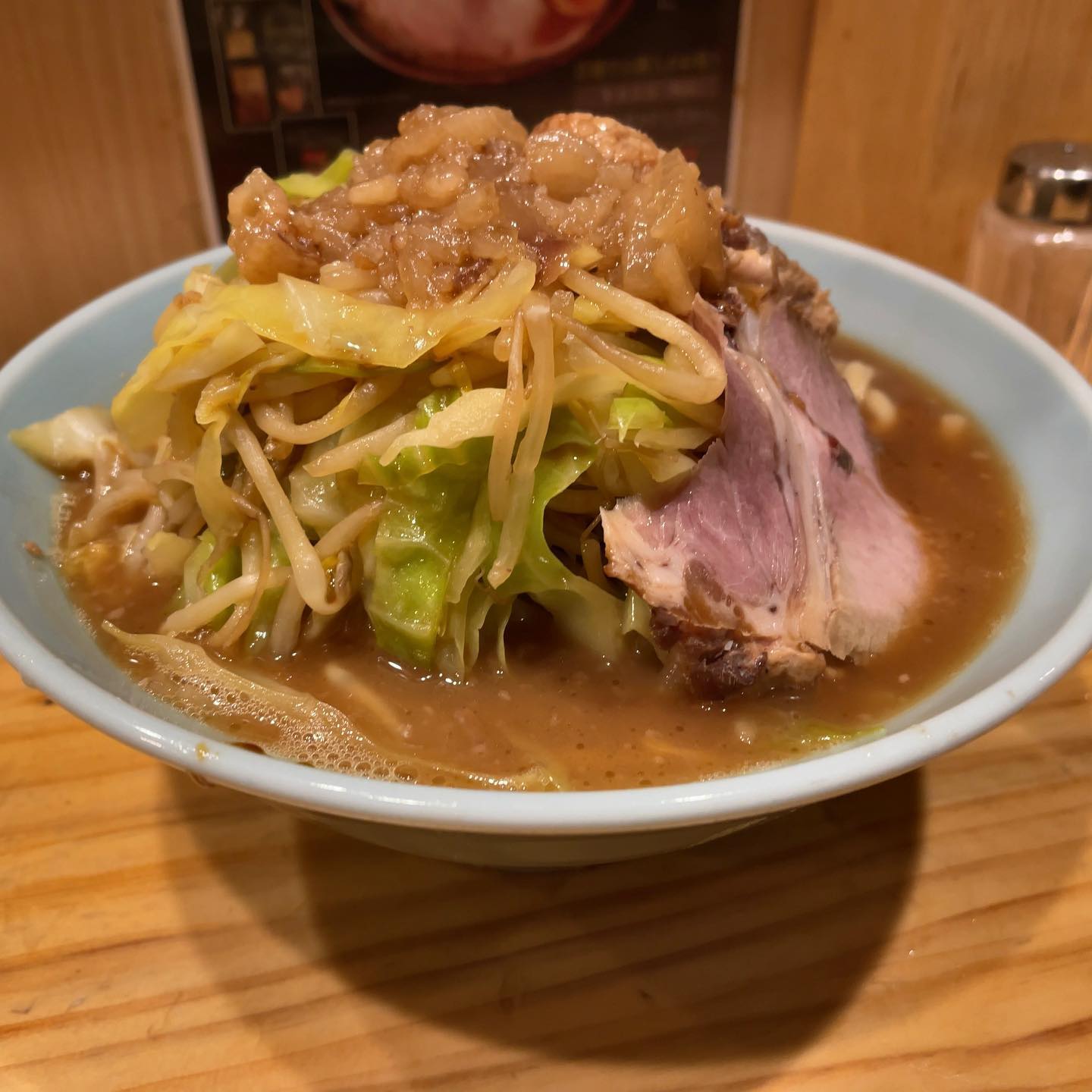 秋葉原ラーメン わいず「豚そば」の投稿写真 2