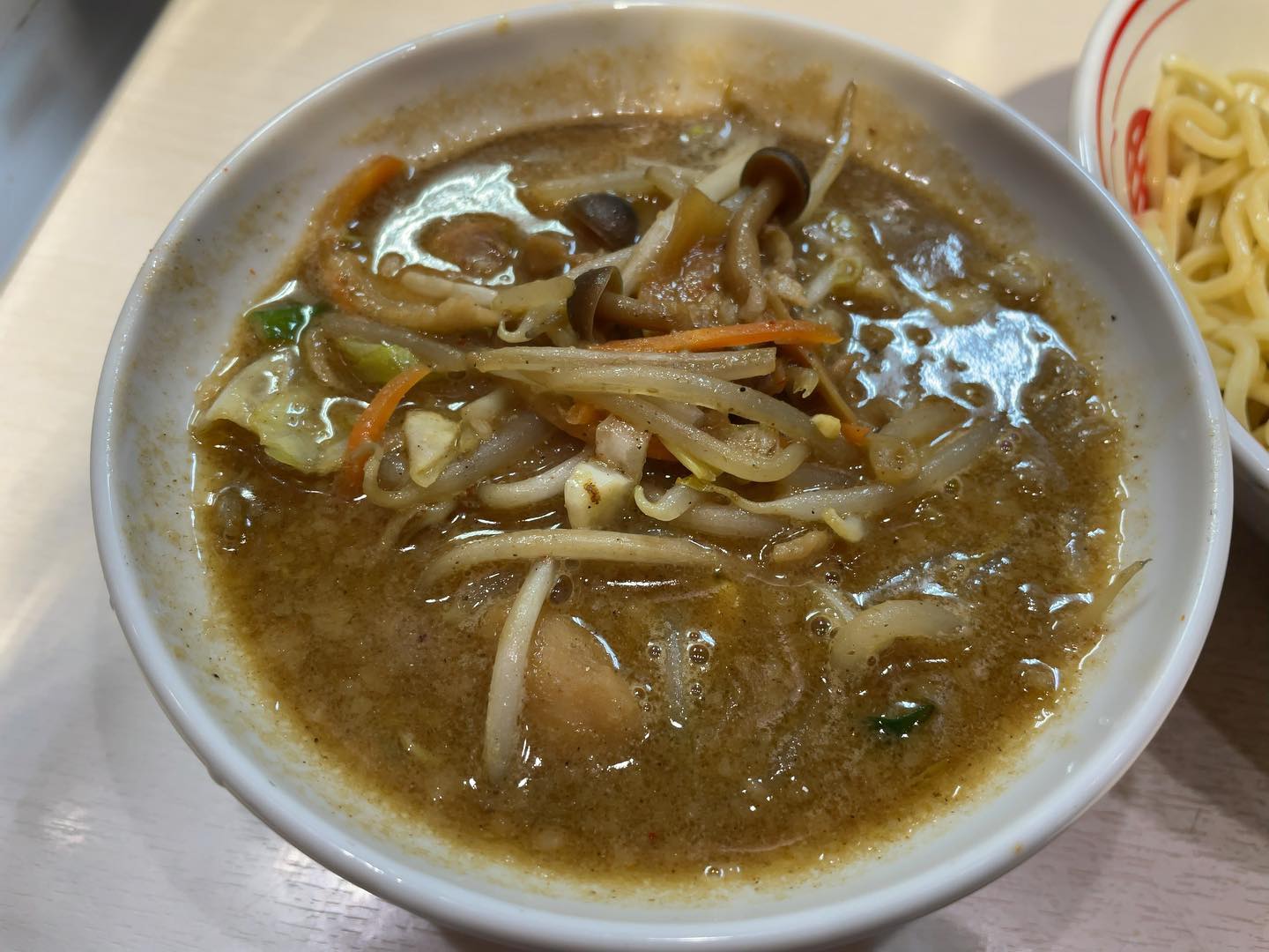 蒙古タンメン中本 御徒町店「冷やし魚介豆乳タンメン」の投稿写真 3