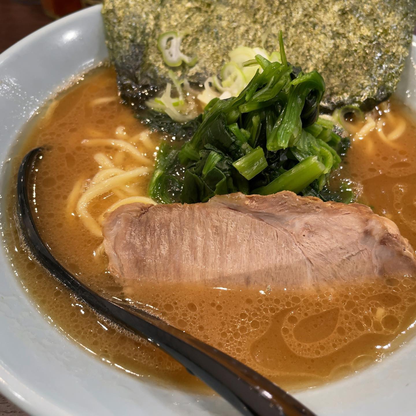 横浜家系ラーメン侍上野店「らーめん」の投稿写真 2