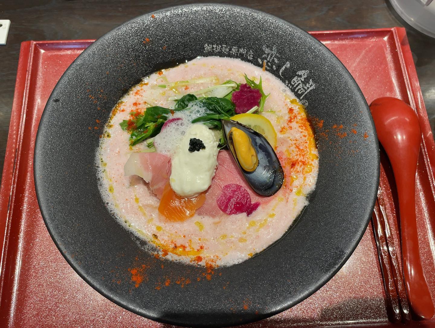 鯛担麺専門店恋し鯛「サーモンムール貝」の投稿写真