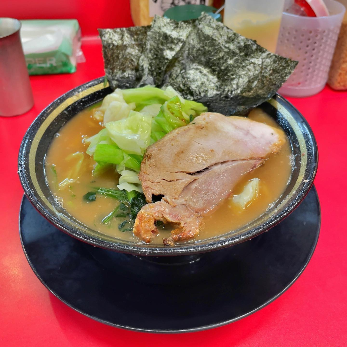 王道家直系 IEKEI TOKYO「ラーメン / キャベツ」の投稿写真 2