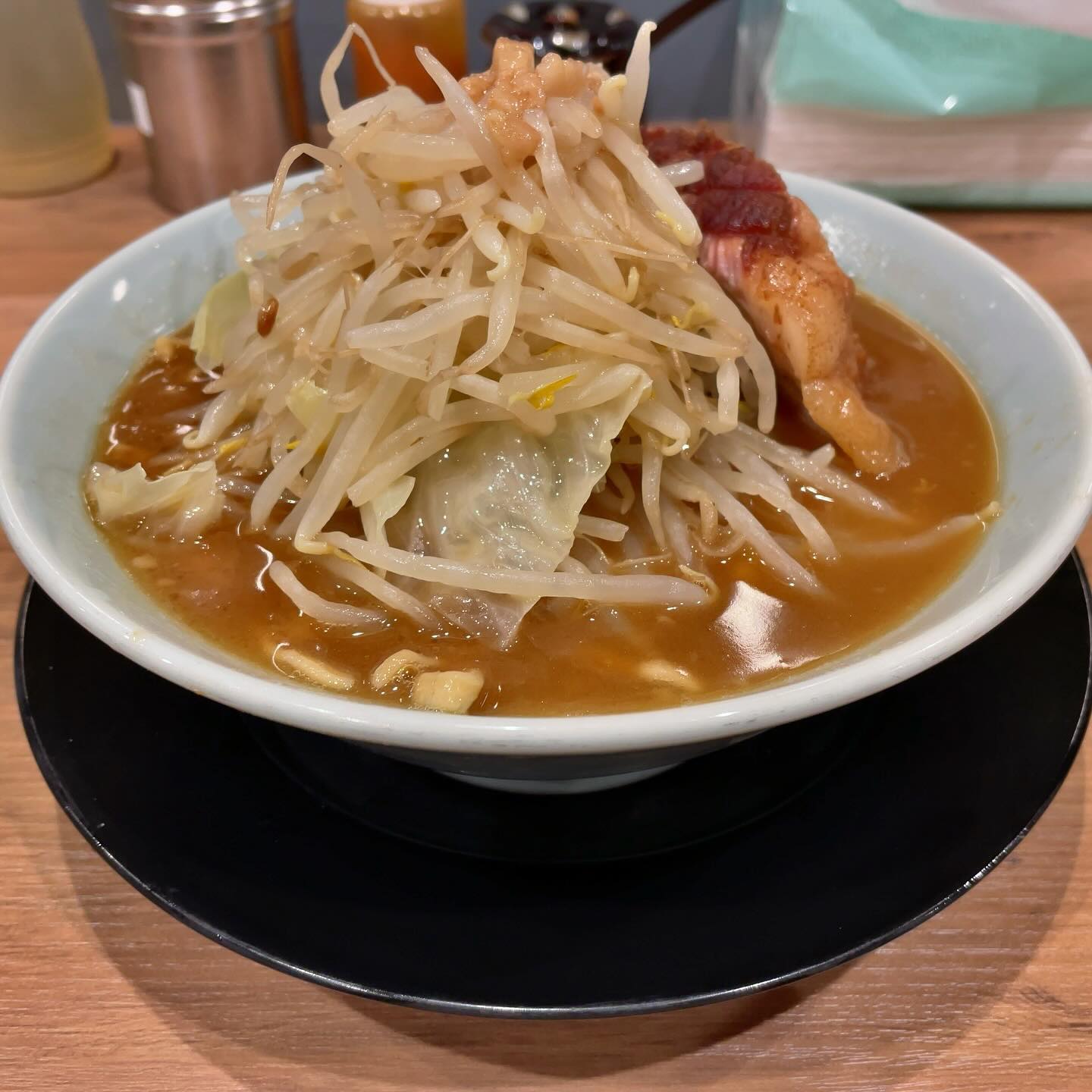 俺の生きる道上野店「ラーメン小あぶら少なめ」の投稿写真 2