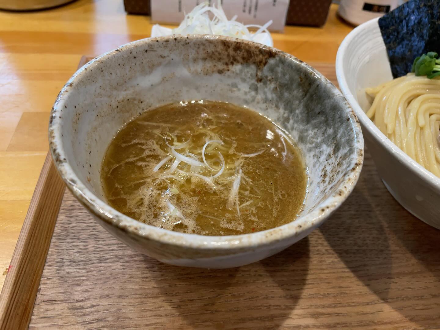 MENYA NAKAGAWA「鶏魚介つけ麺 / 白髪ネギ」の投稿写真 3