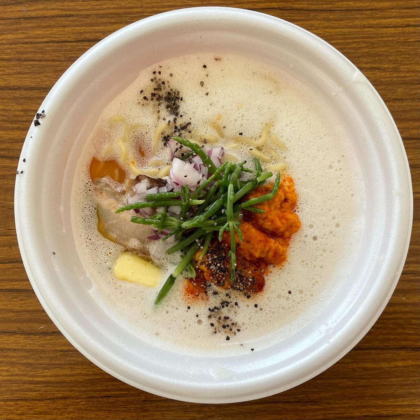 東京ラーメンフェスタ2023@駒沢オリンピック公園「こだわりラーメン ブルターニュ産オマール海老のエスプーマ豚骨 / 拳ラーメン 京鴨と羅臼昆布の塩そば」の投稿写真