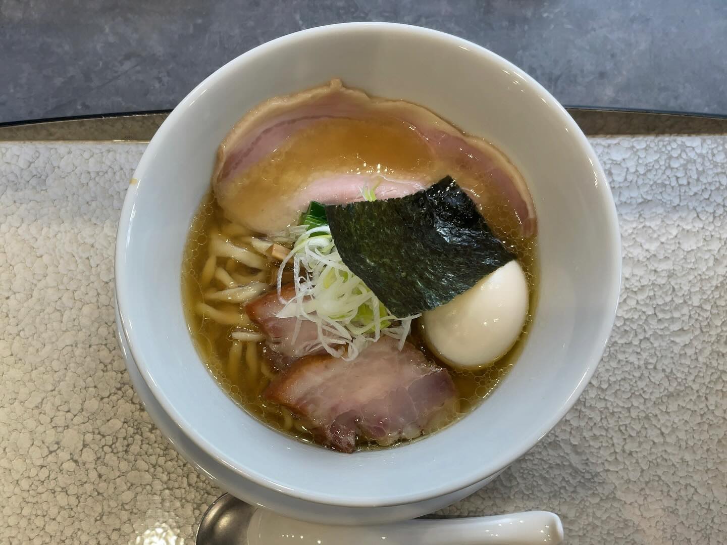 宍道湖しじみ中華蕎麦 琥珀 池袋店「いりこ中華そば上」の投稿写真