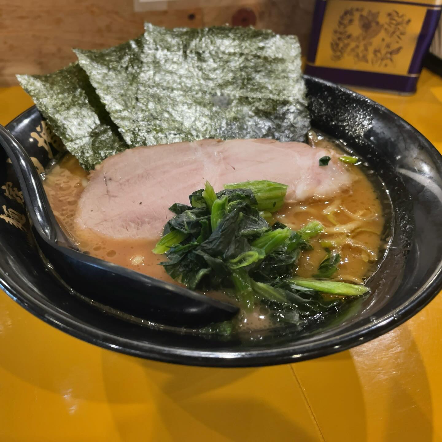 横浜家系ラーメン麺家福増「ラーメン並」の投稿写真 2