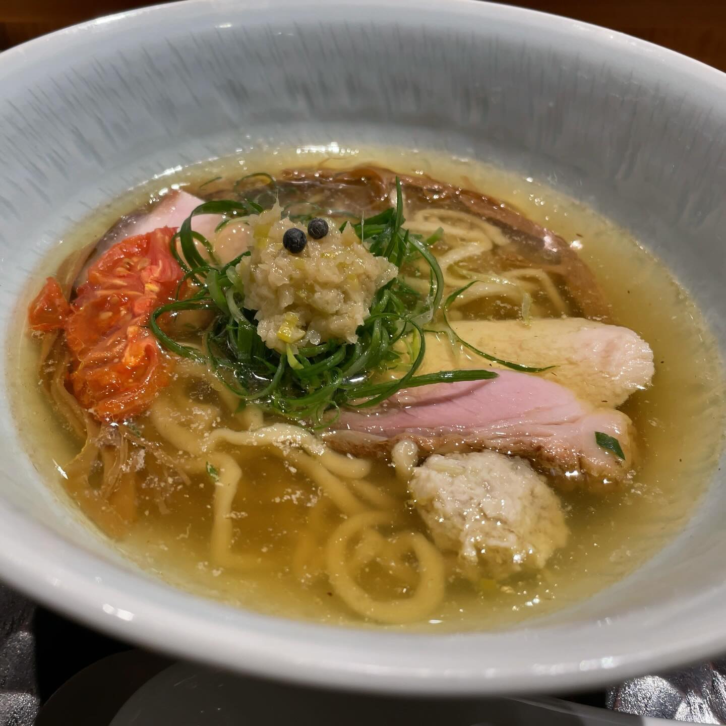 饗 くろ㐂「塩そば」の投稿写真 2