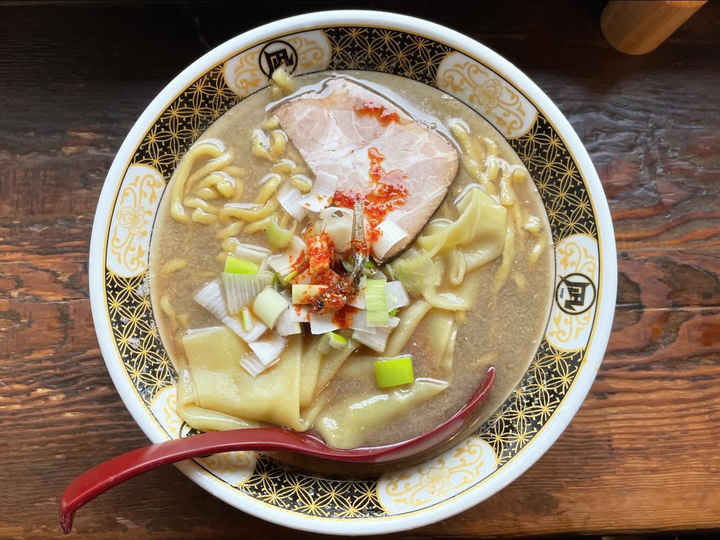 すごい煮干ラーメン凪 新宿ゴールデン街店本館「すごいラーメン」の投稿写真