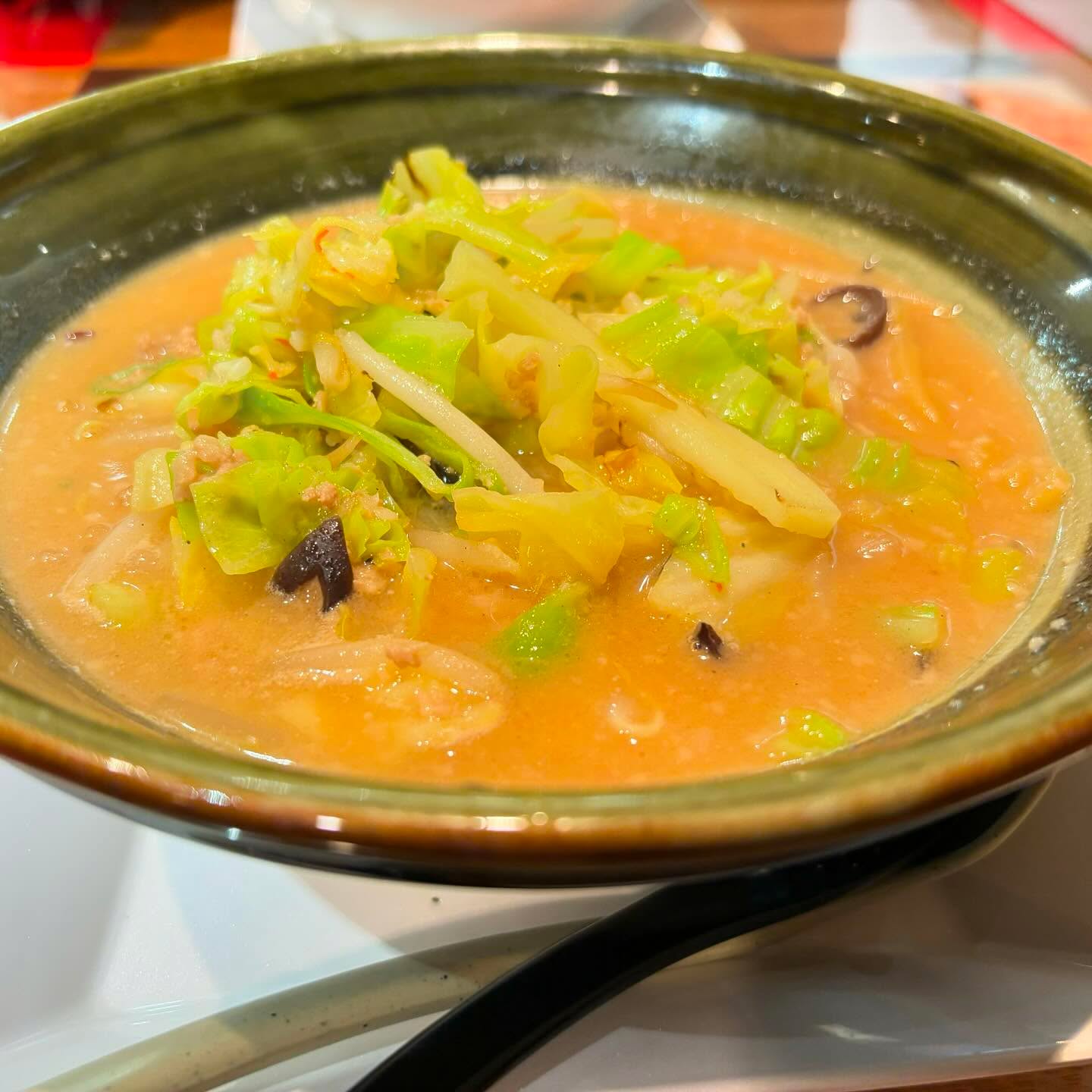 越後秘蔵麺 無尽蔵 しながわ家「新潟米糀みそらーめん赤」の投稿写真 2