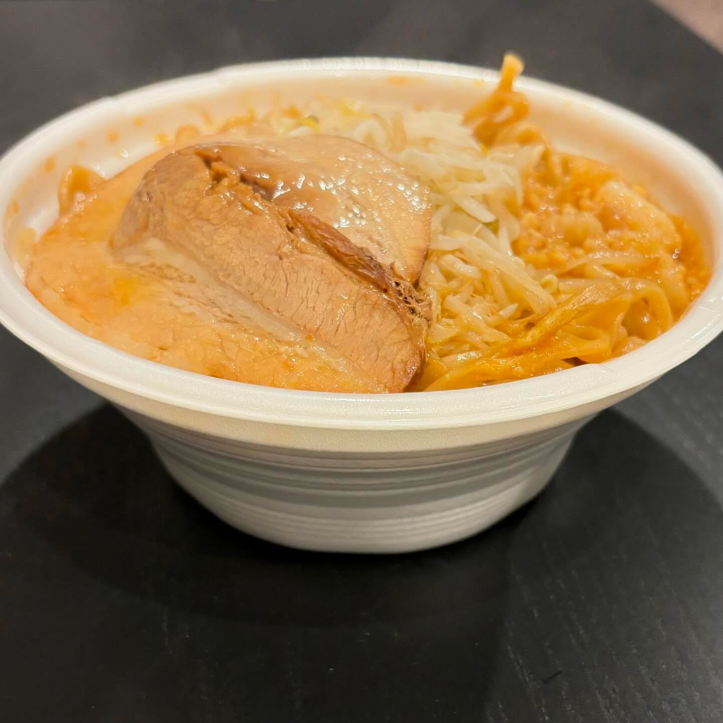 セブンイレブン「とみ田監修 デカ豚ラーメン ワシワシMAX」の投稿写真 3