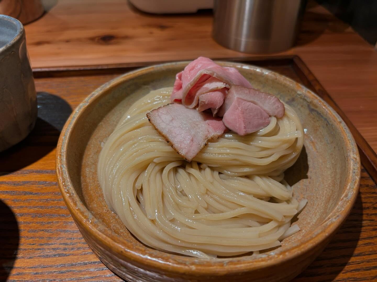 あいだや「つけ汁2種 つけめん にんにく醬油 豚骨魚介」の投稿写真 2