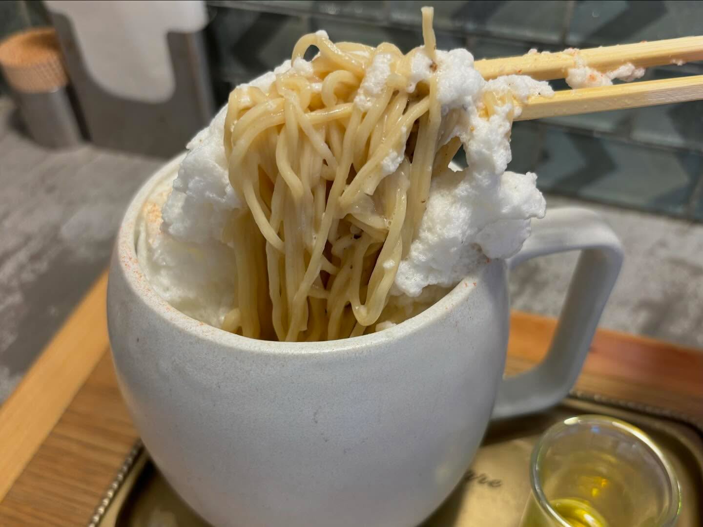 Rahmen&Onigiri Eddie「カプチーノラーメン」の投稿写真 3
