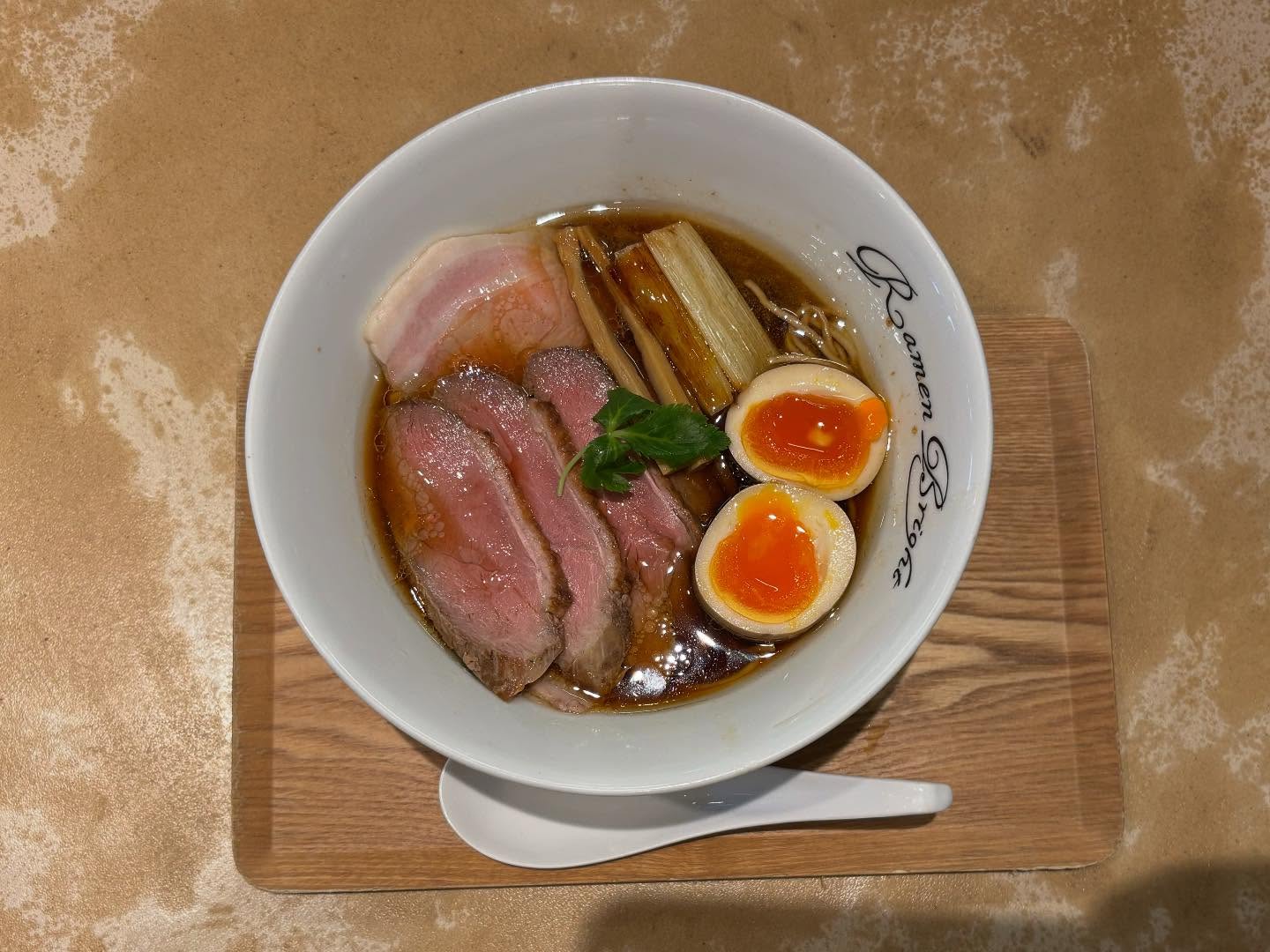 拉麺ぶらい「熟成黒醤油燻玉のせ」の投稿写真