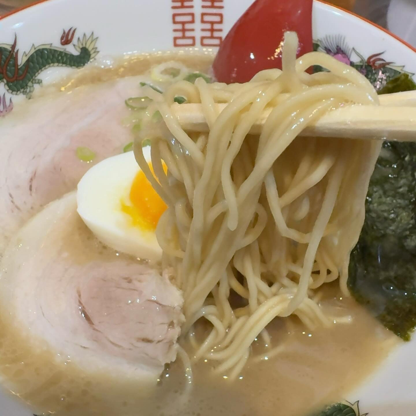 豚骨ラーメン くるめや「豚骨ラーメン」の投稿写真 3