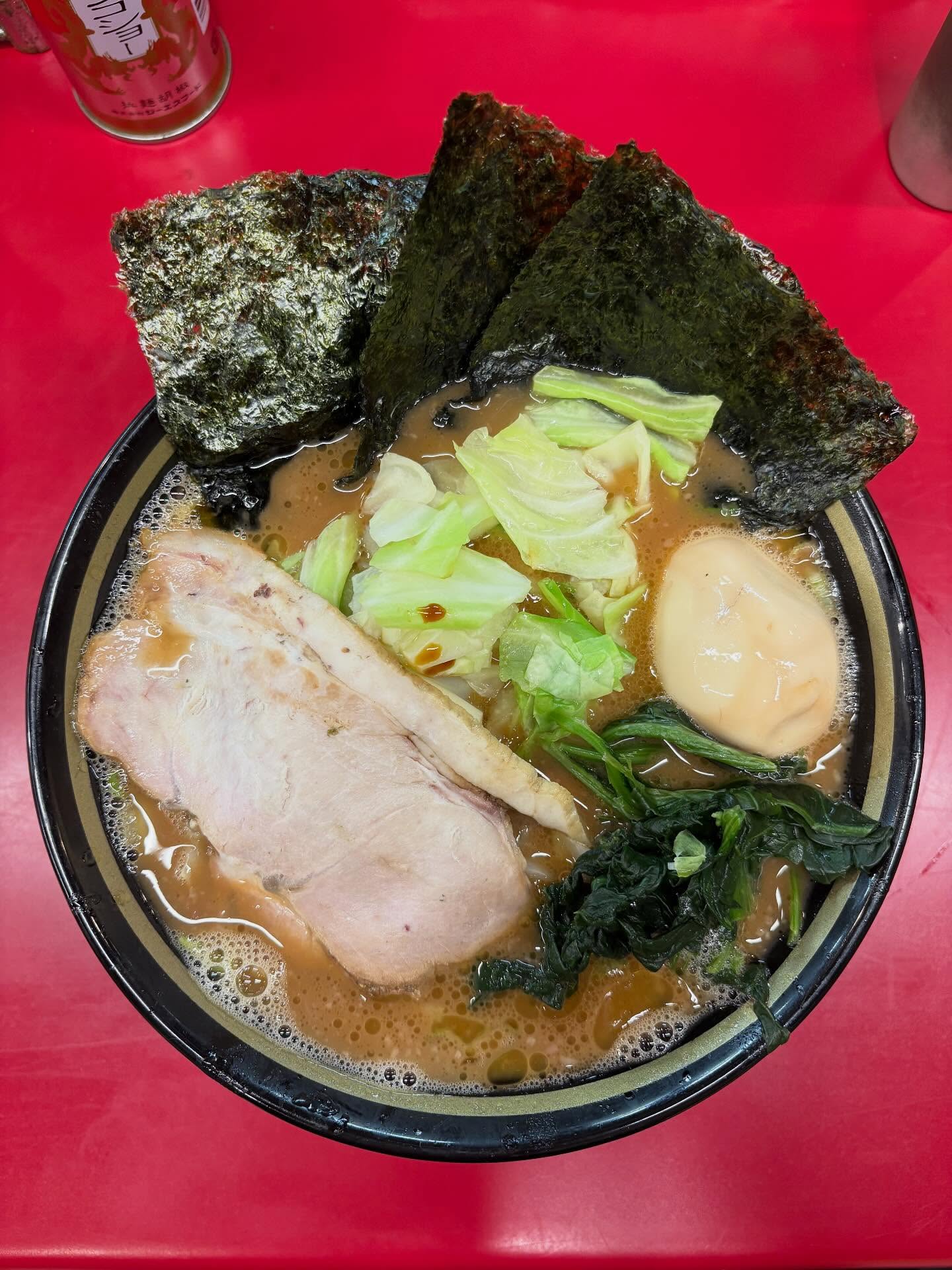王道家直系 IEKEI TOKYO「ラーメン / キャベツ」の投稿写真