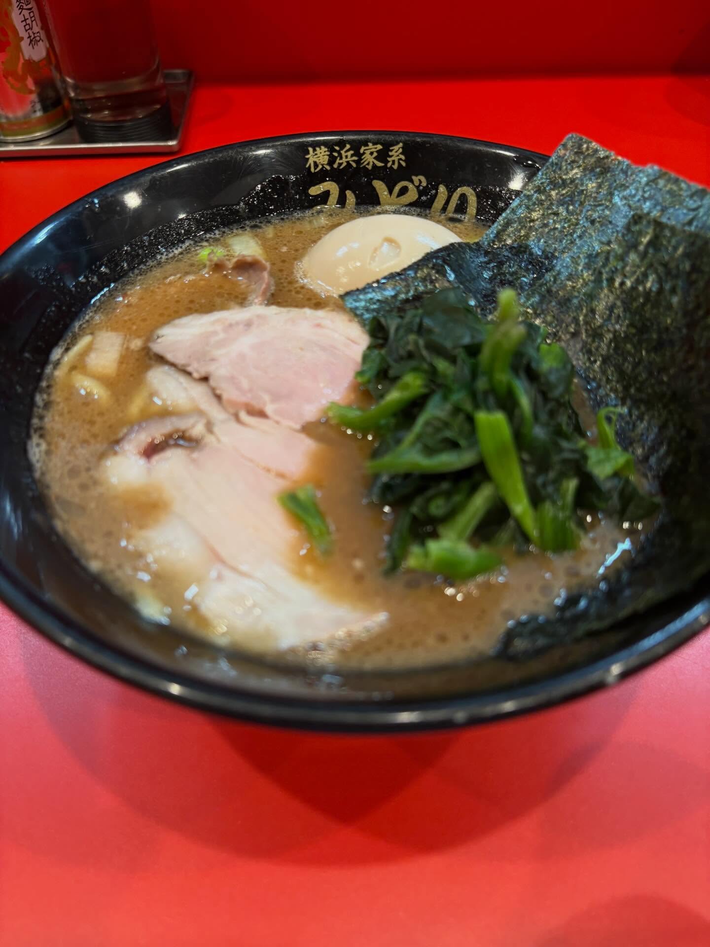 横浜家系ラーメンみどり 新宿店「味玉ラーメン」の投稿写真 2