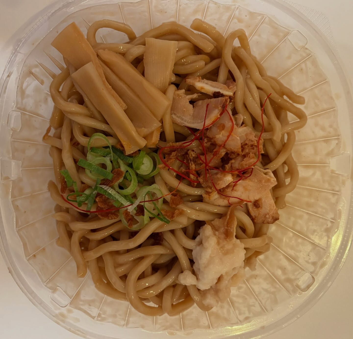 ファミリーマート「SUSURU TV. 濃厚とんこつ豚無双 冷製濃厚無双ラーメン」の投稿写真 2
